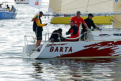 Mokyklos mokiniai jachtos BARTA įgulos sudėtyje.